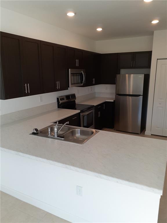 SAVANNAH LANDINGS - Residential
