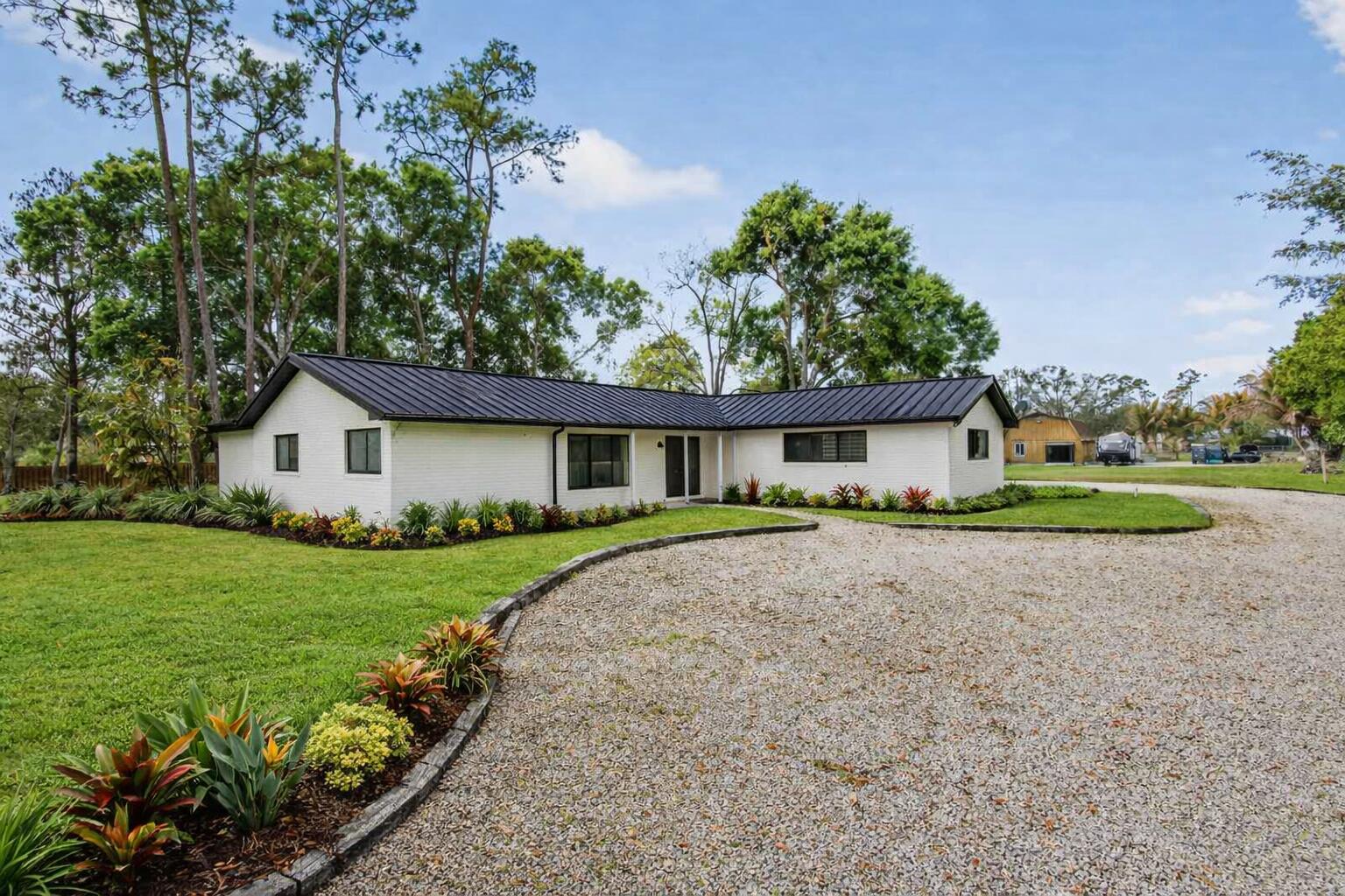 749 W Rambling Drive