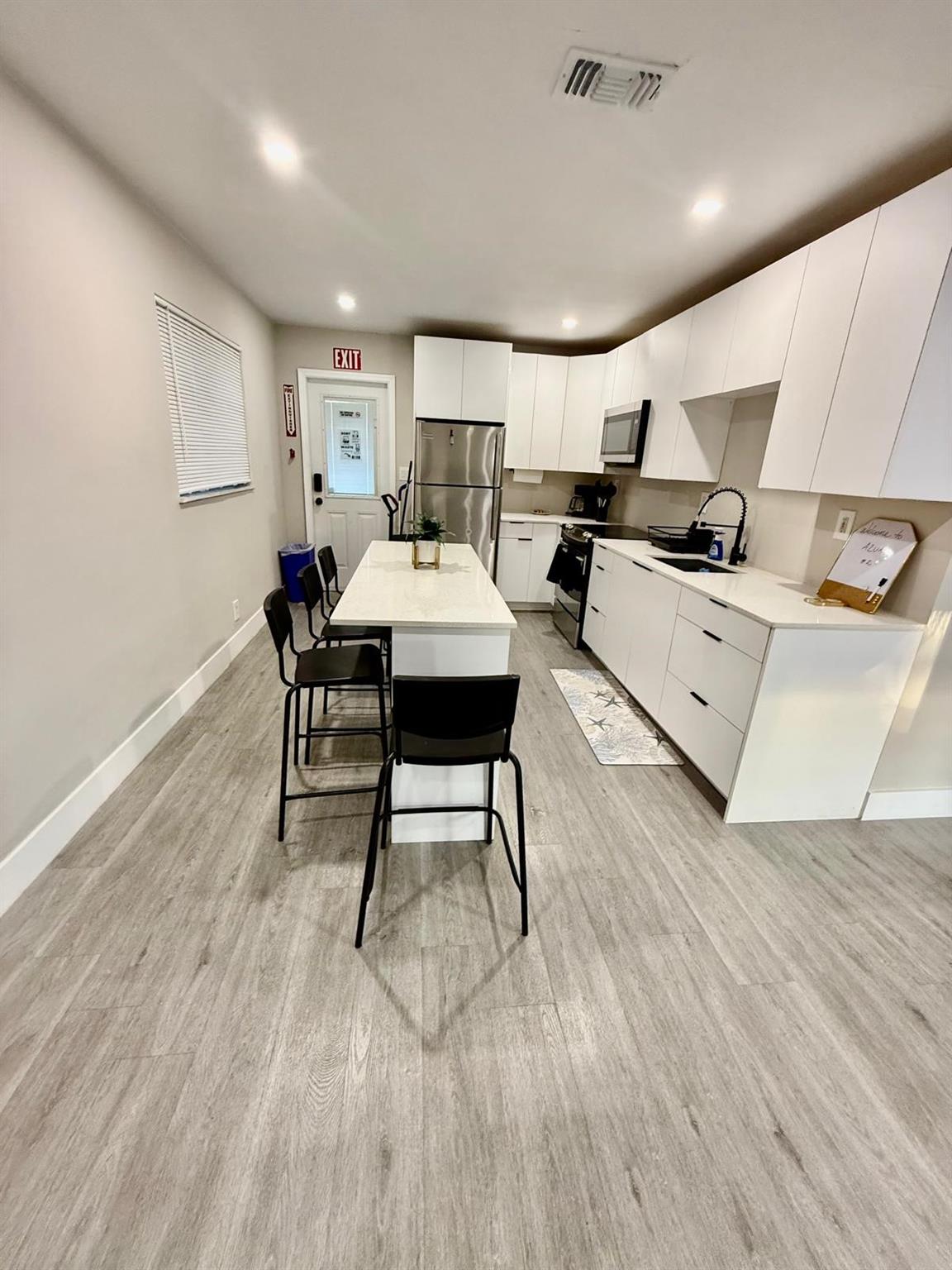 Woodlawn 11-28 B - Residential Lease