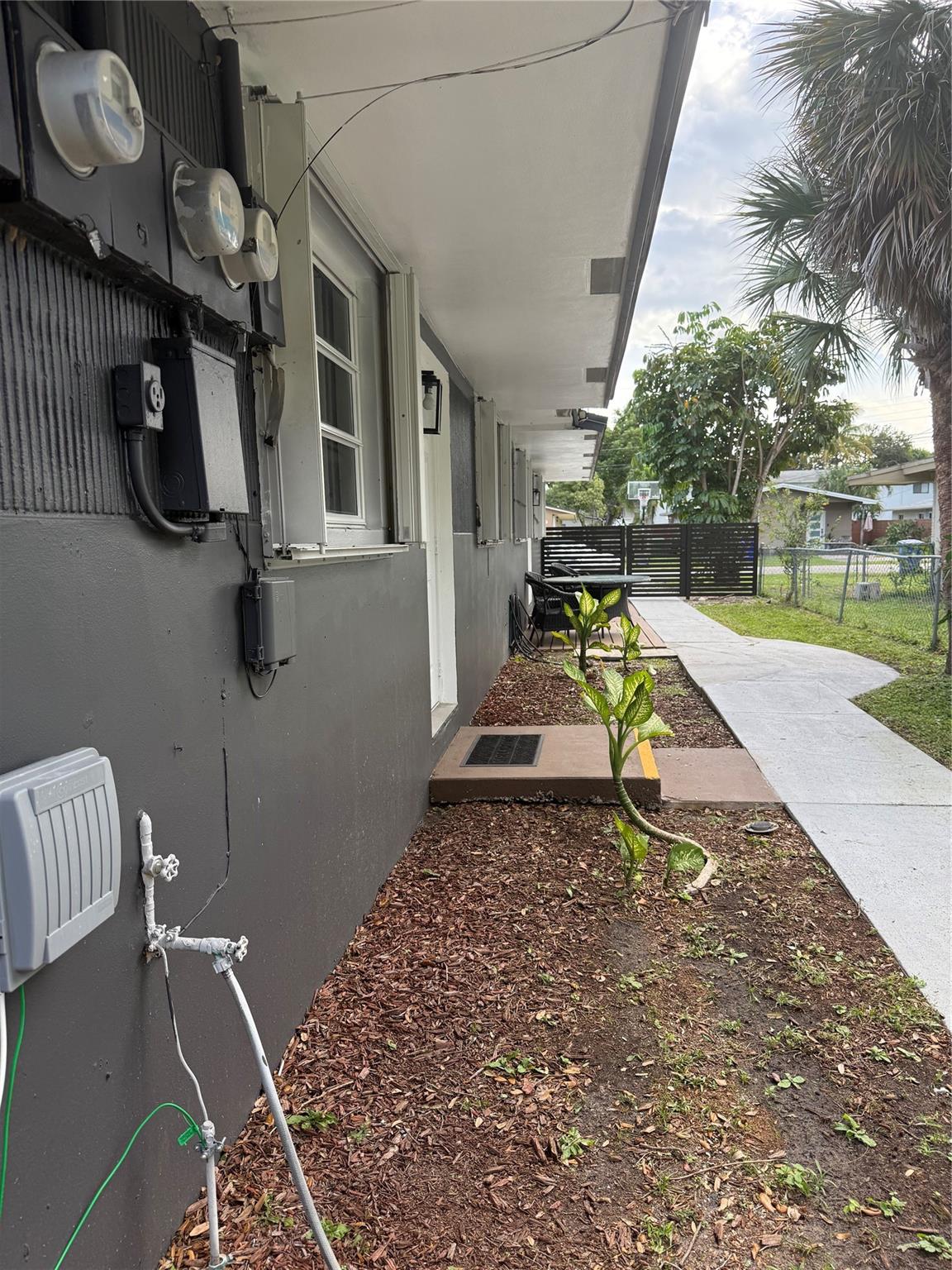 Woodlawn 11-28 B - Residential Lease