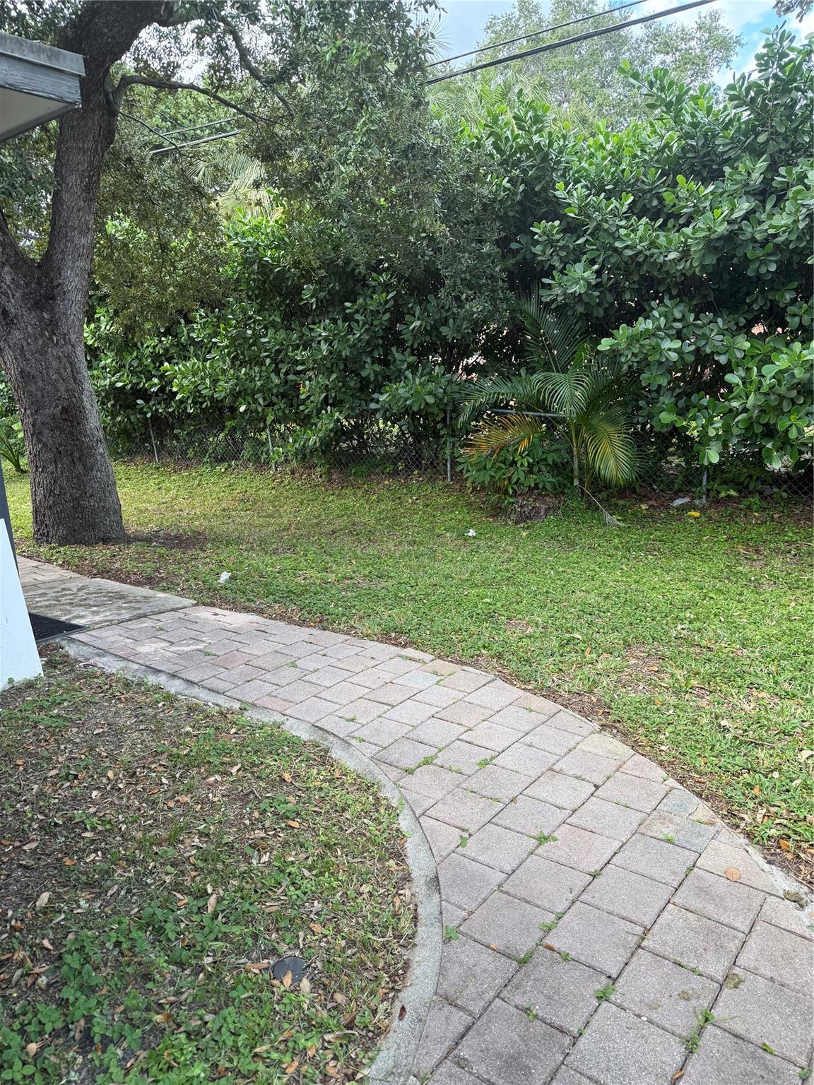 Woodlawn 11-28 B - Residential Lease