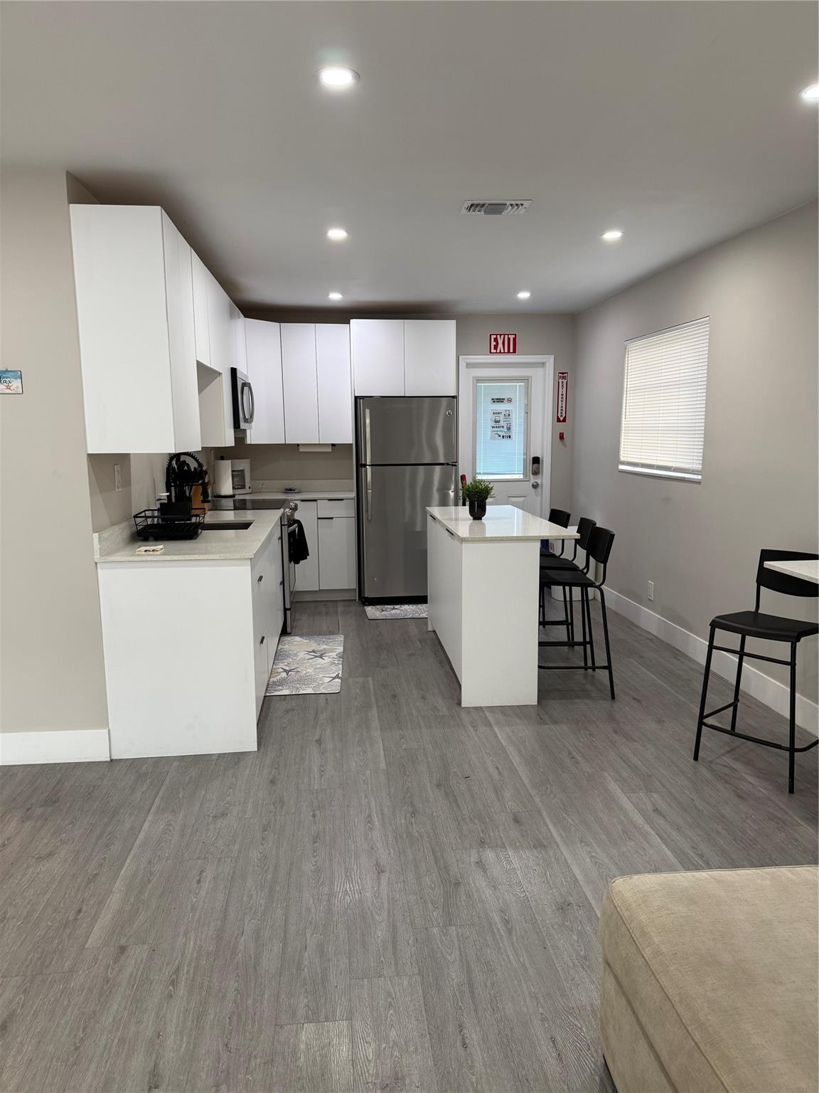 Woodlawn 11-28 B - Residential Lease