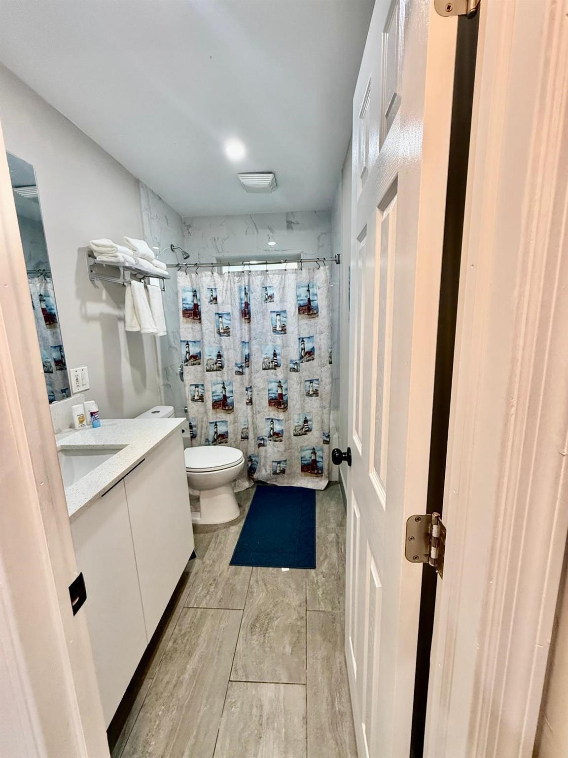 Woodlawn 11-28 B - Residential Lease