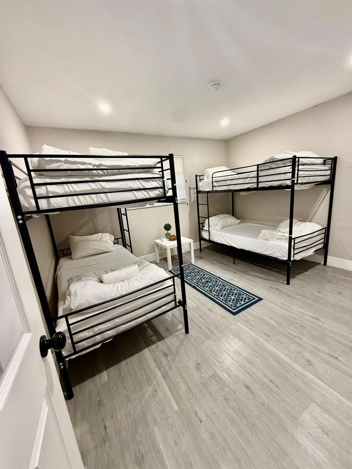 Woodlawn 11-28 B - Residential Lease