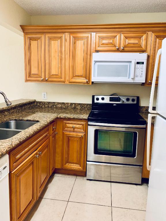 1566 Lake Crystal Drive A