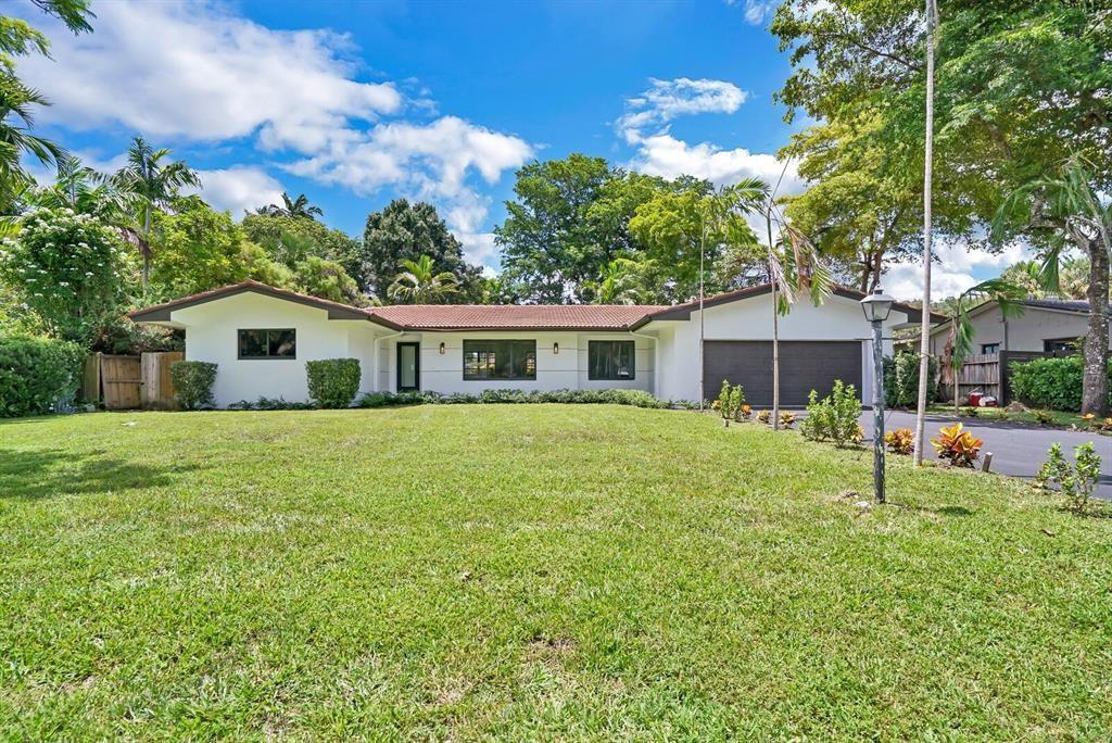 Photo of 4190 SW 4th Street, Plantation, FL 33317 (MLS # B26038186)