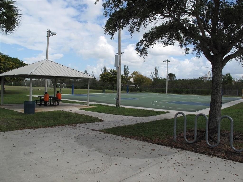 TOWNGATE - Residential Lease