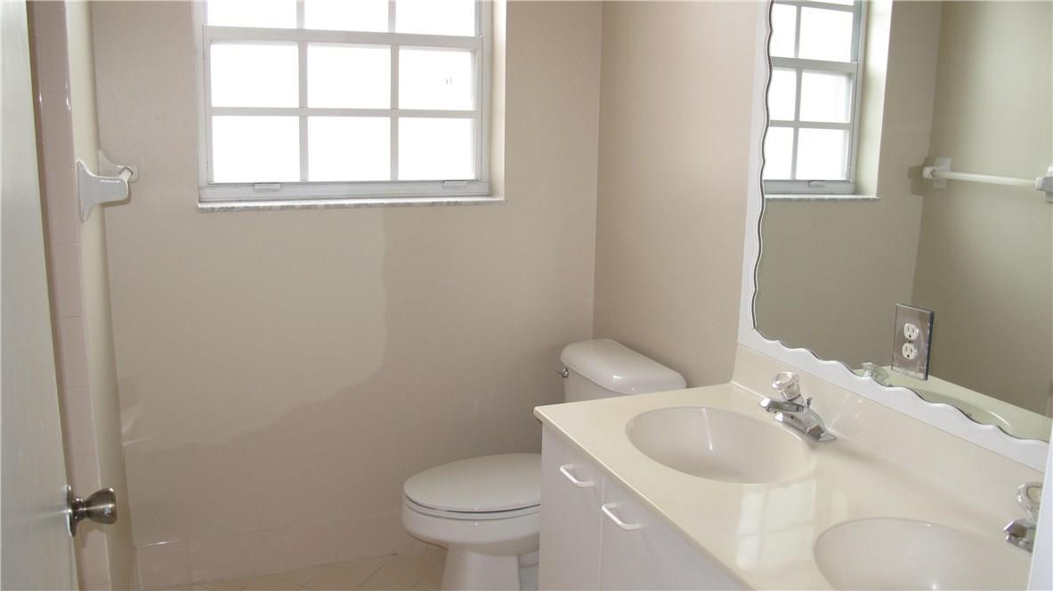 TOWNGATE - Residential Lease