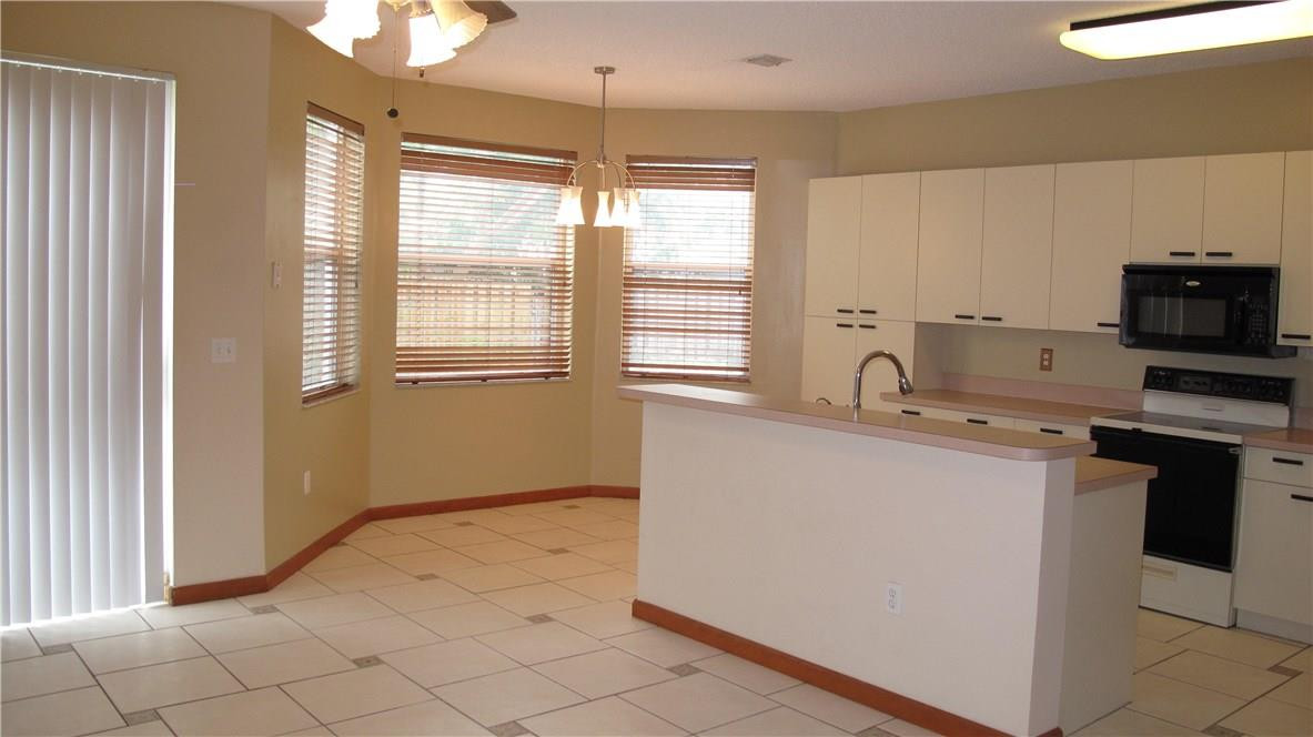 TOWNGATE - Residential Lease