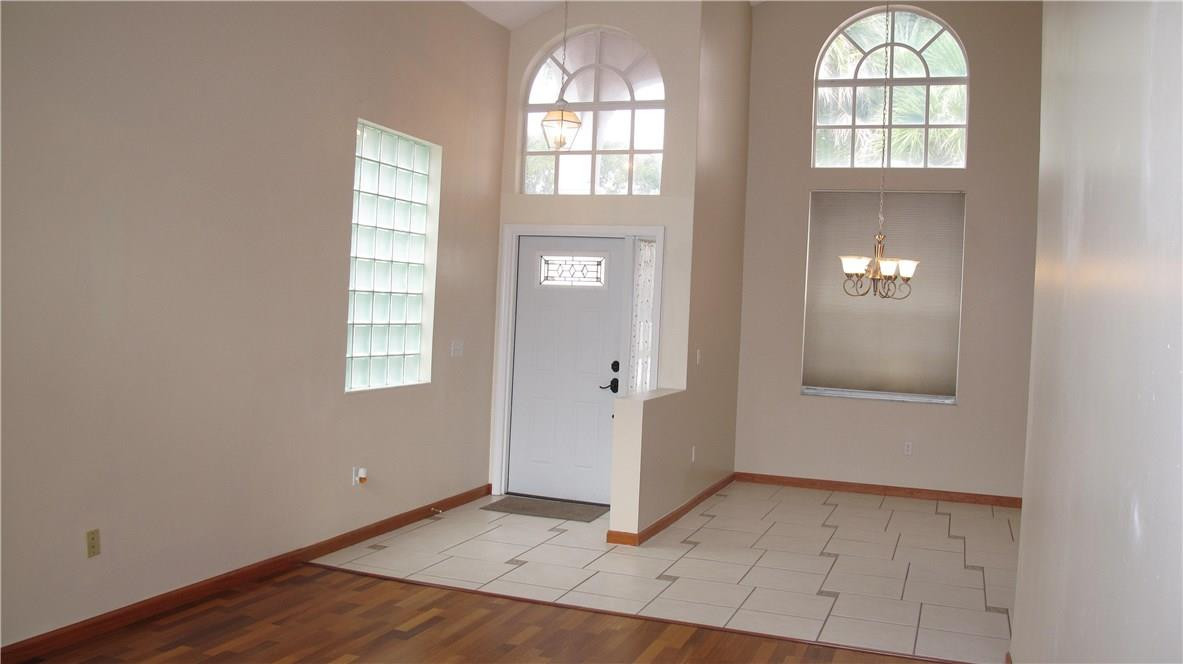 TOWNGATE - Residential Lease