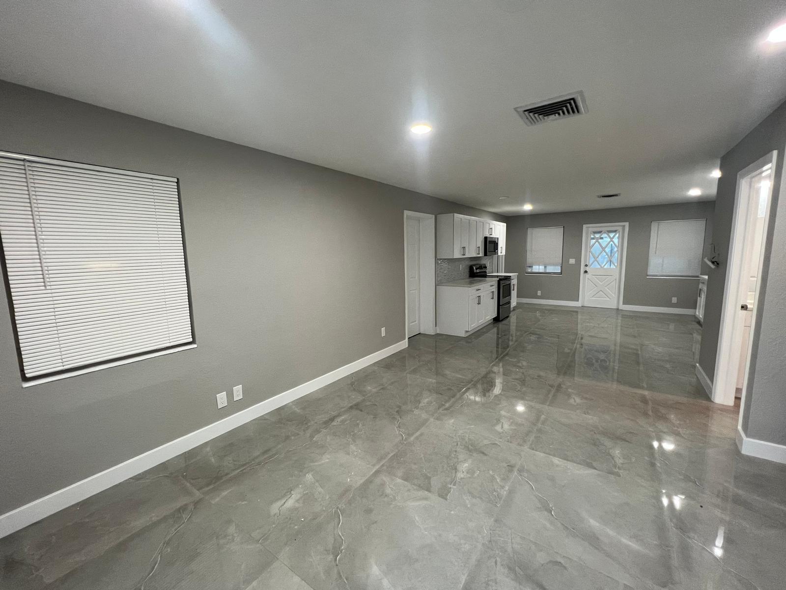 LAKESIDE POINT ADD TO LANTANA - Residential Lease