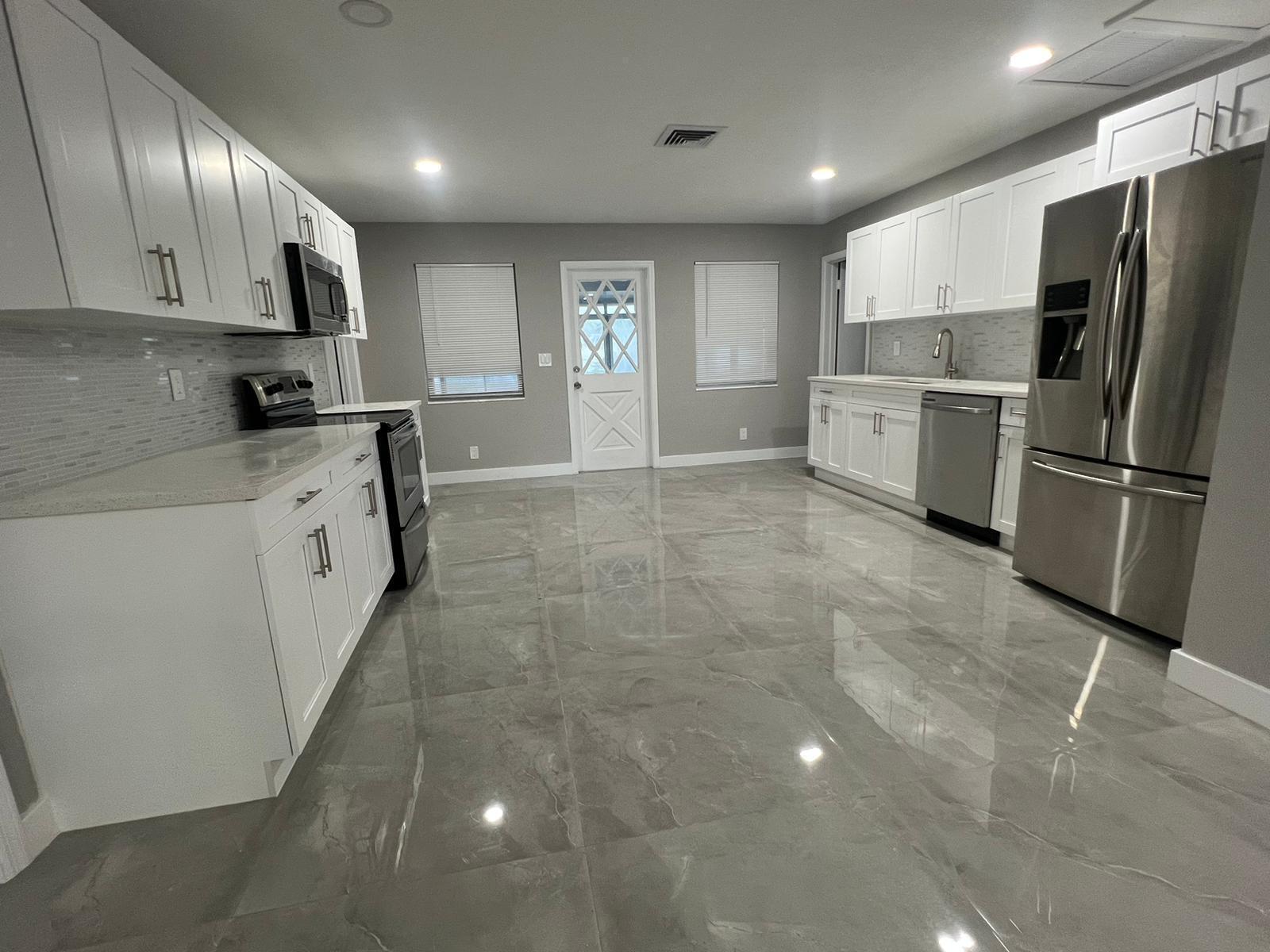 LAKESIDE POINT ADD TO LANTANA - Residential Lease