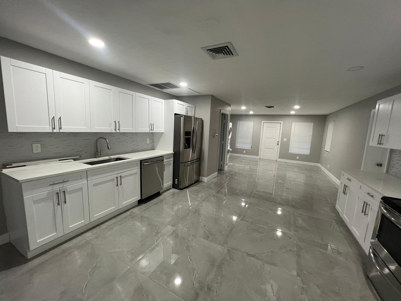 LAKESIDE POINT ADD TO LANTANA - Residential Lease
