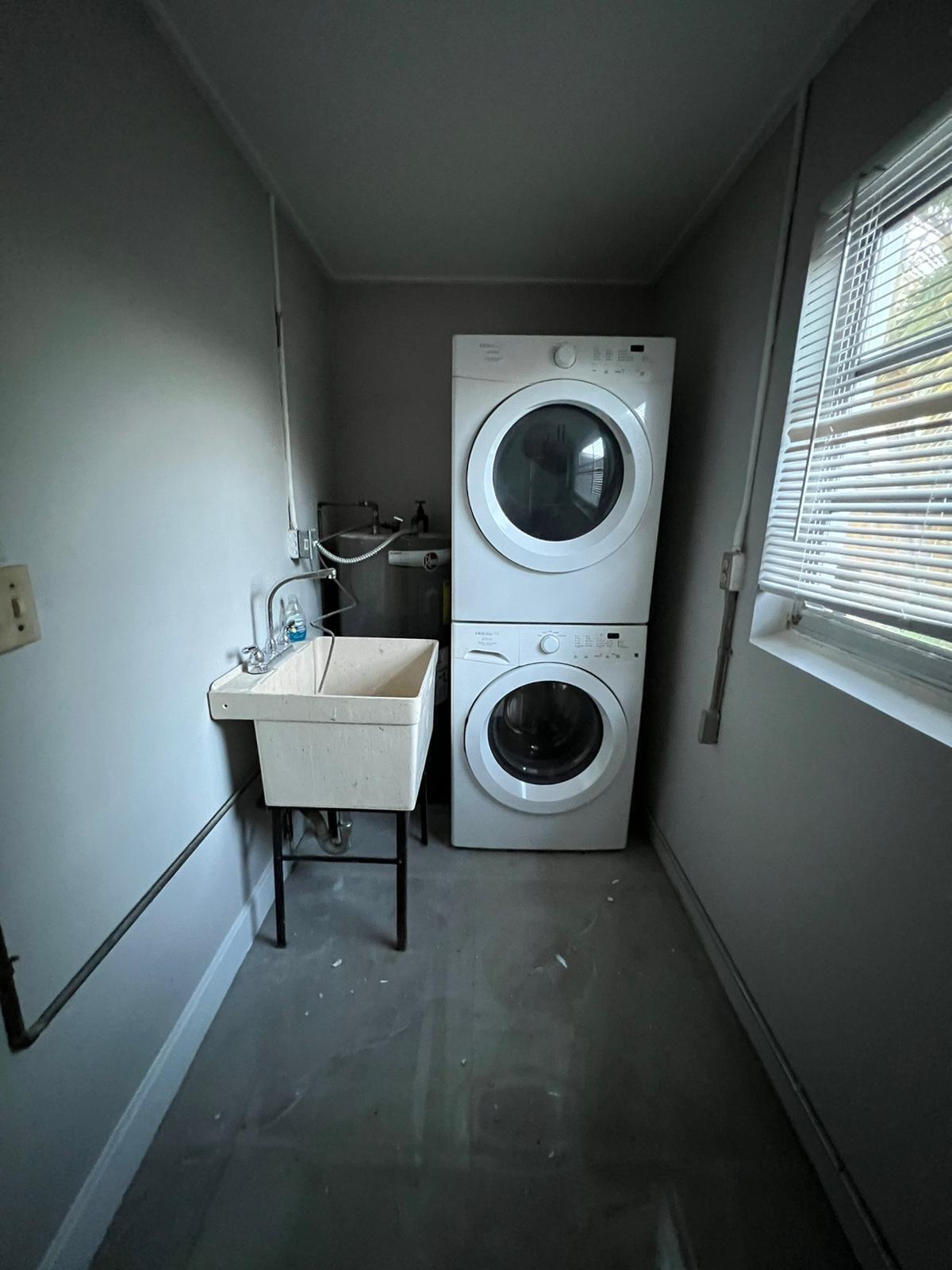 LAKESIDE POINT ADD TO LANTANA - Residential Lease