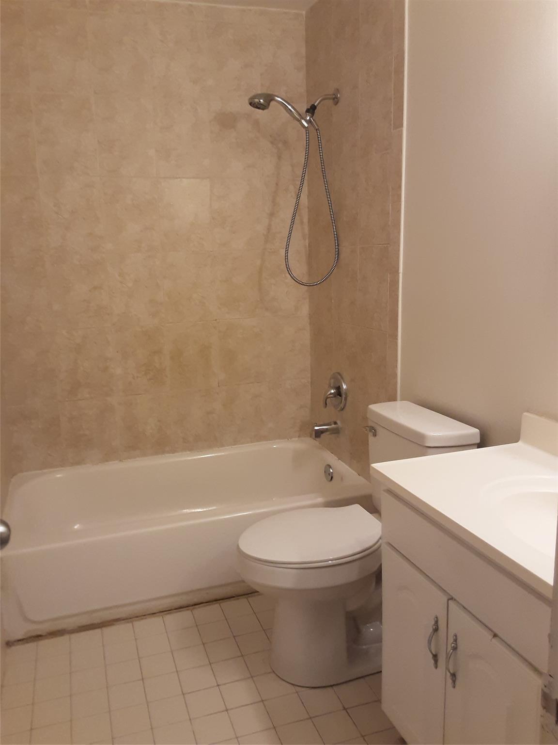 Welwyn Manor Annex 32-13 - Residential Lease