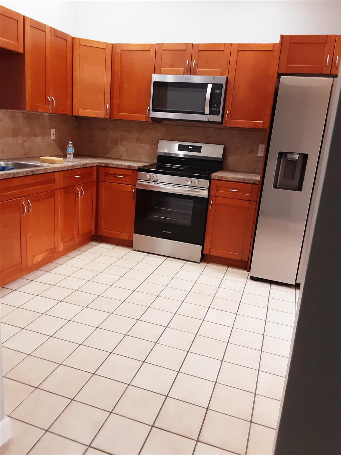 Welwyn Manor Annex 32-13 - Residential Lease