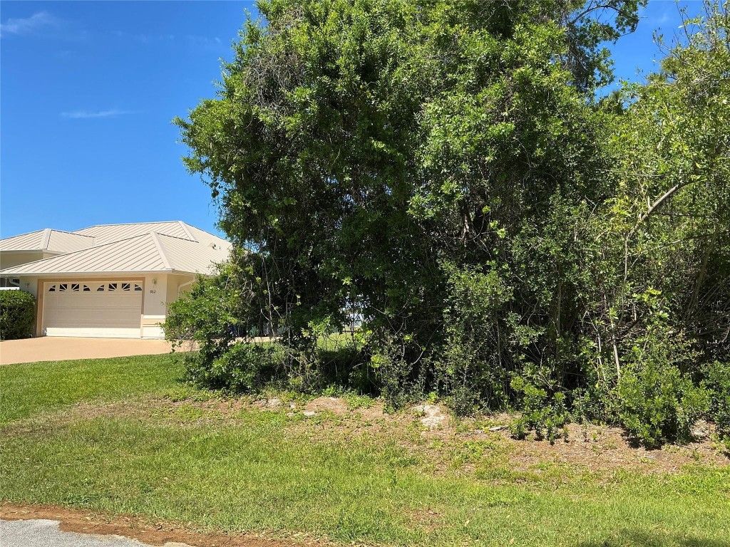 Photo of 852 Salem Avenue, Sebastian, FL 32958 (MLS # F10500181)