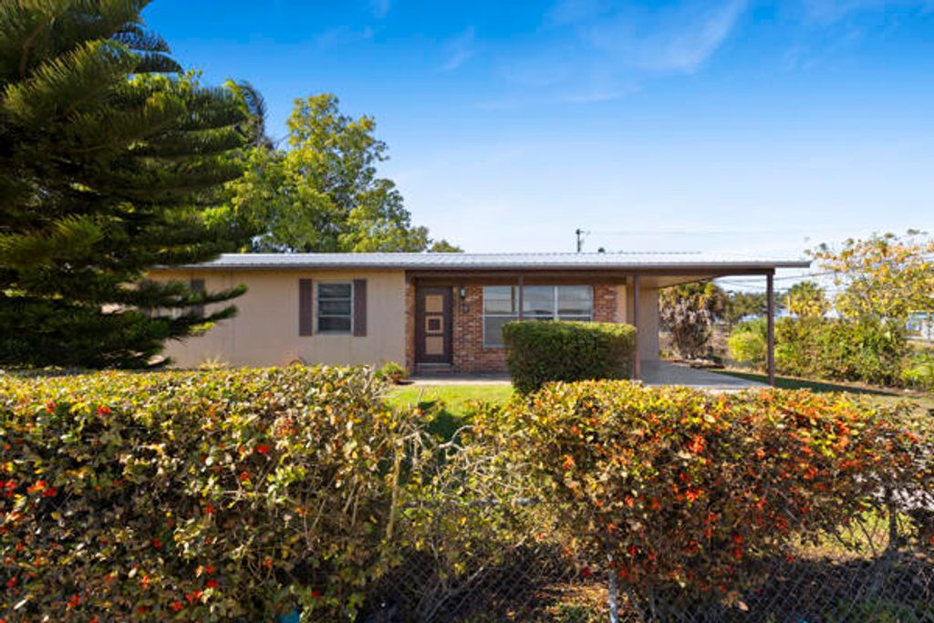 Photo of 110 SW 12th Avenue, South Bay, FL 33493 (MLS # R11160812)