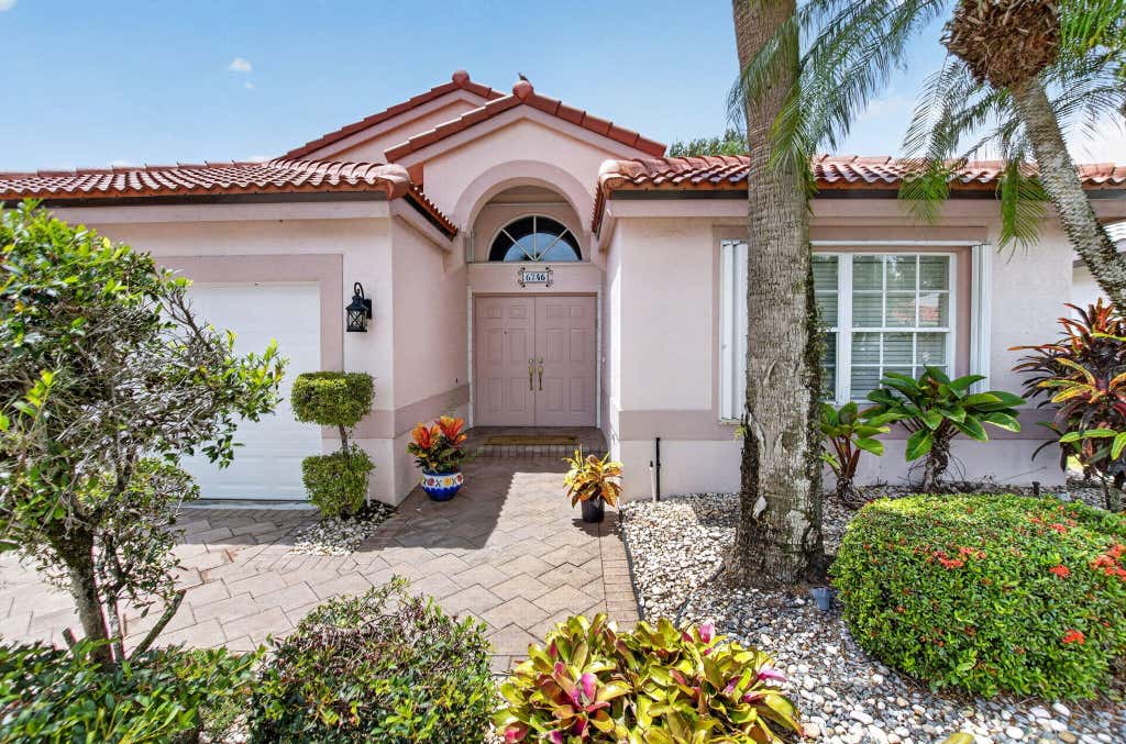 Photo of 6746 Sun River Road, Boynton Beach, FL 33437 (MLS # B26062086)