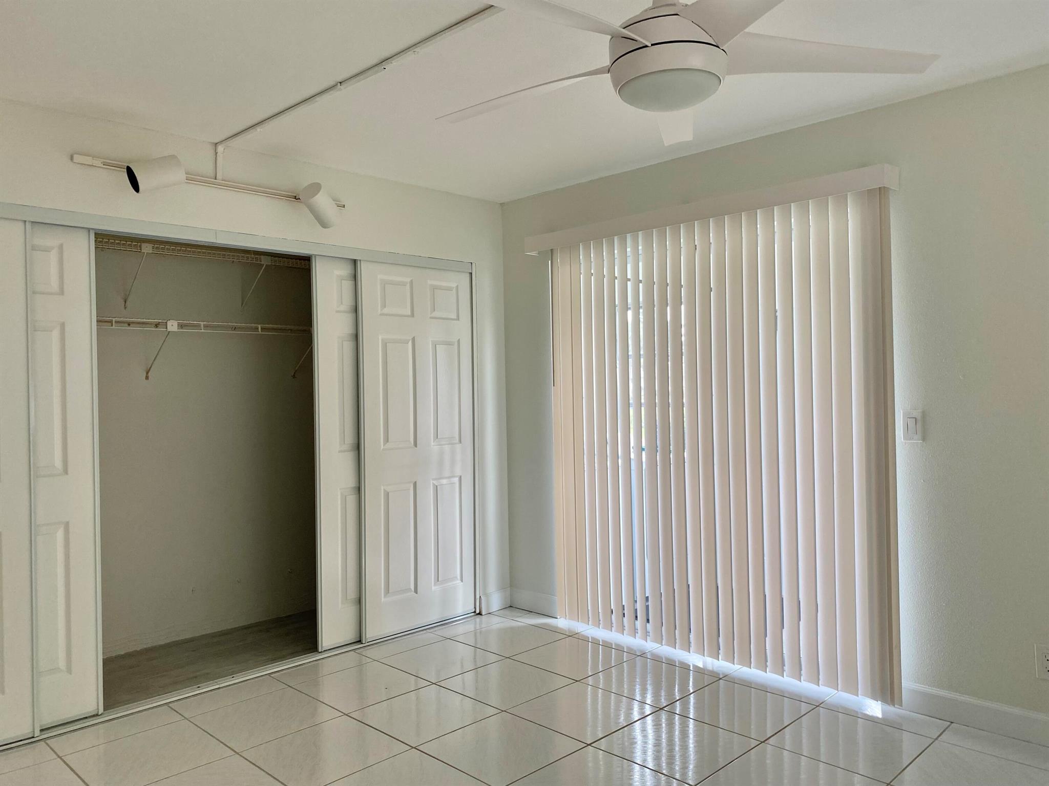 KINGS POINT TUSCANY CONDO - Residential Lease