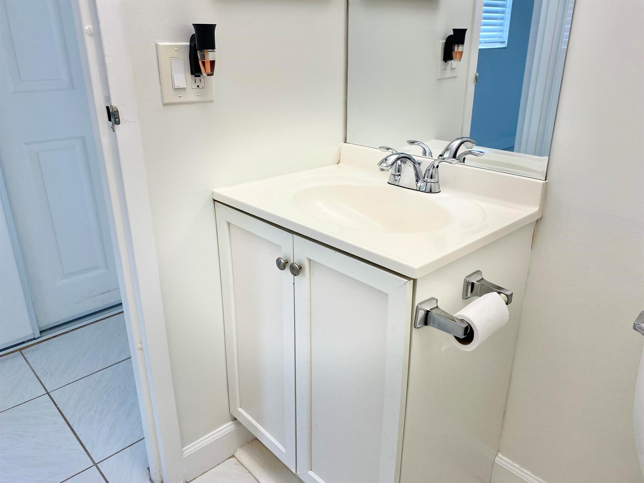 KINGS POINT TUSCANY CONDO - Residential Lease