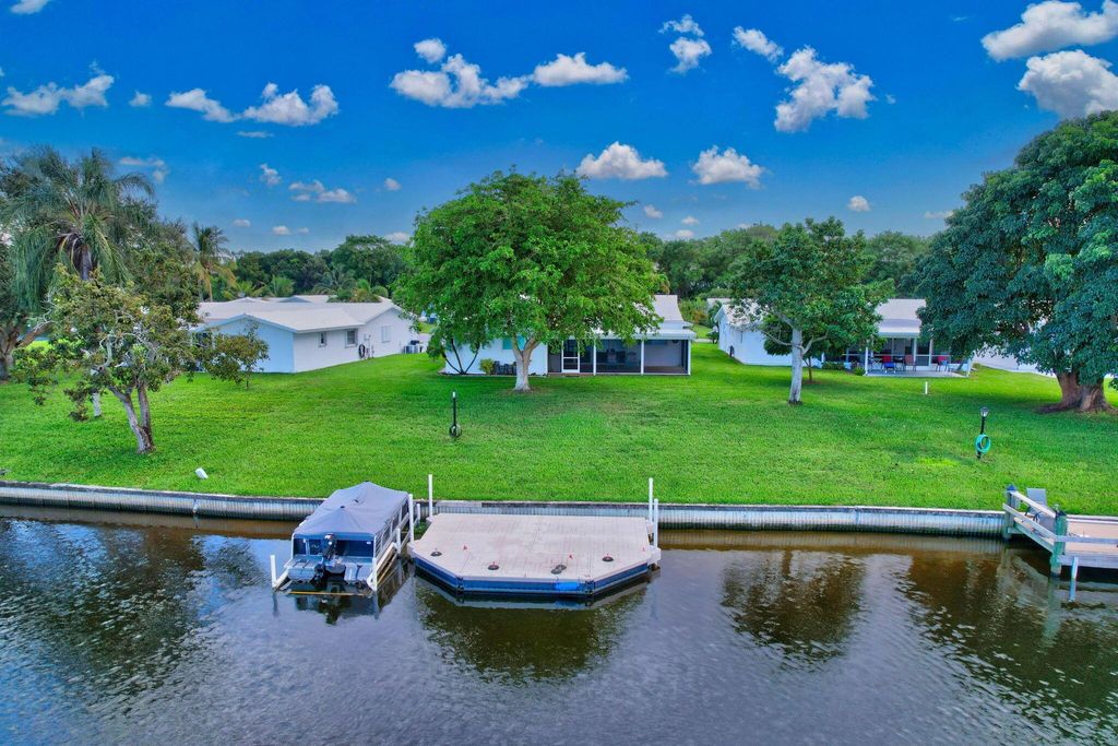 Photo of 1105 Florentine Way, Boynton Beach, FL 33426 (MLS # R11030881)