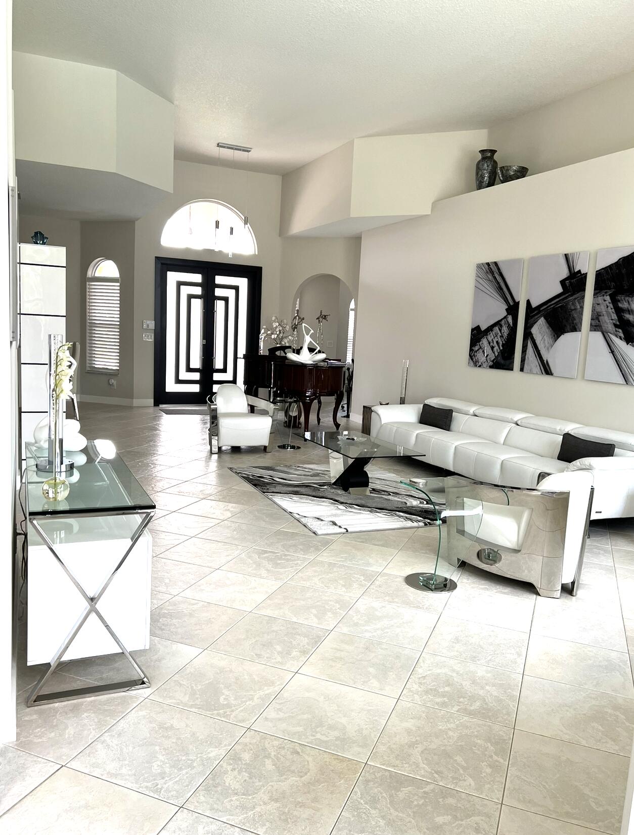 8263 N Lake Forest Drive