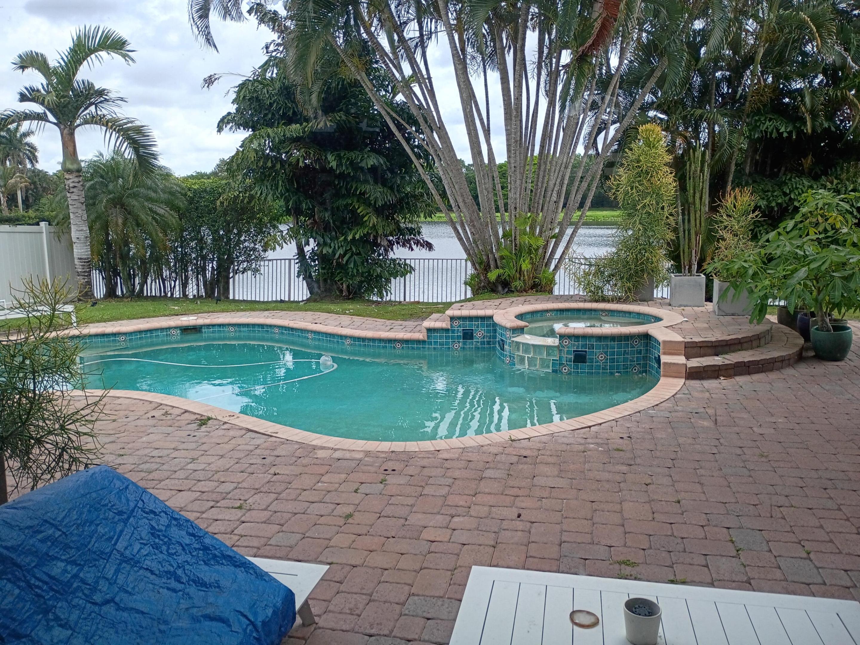 ROLLING HILLS GOLF ESTATES - Residential