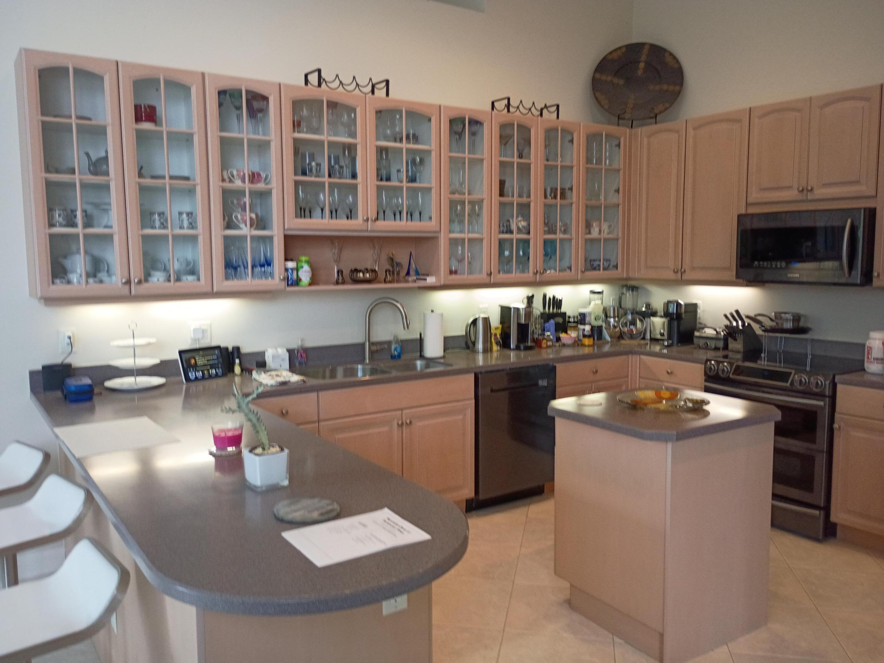 ROLLING HILLS GOLF ESTATES - Residential
