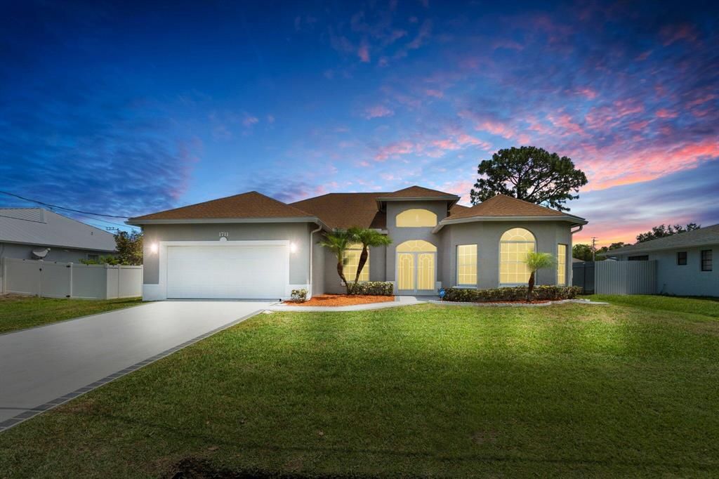 Photo of 1711 SE Fairfield Street, Port St Lucie, FL 34983 (MLS # R10885396)