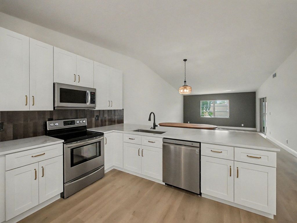 Photo of 8324 Summerbreeze Lane, Boca Raton, FL 33496 (MLS # B26008102)