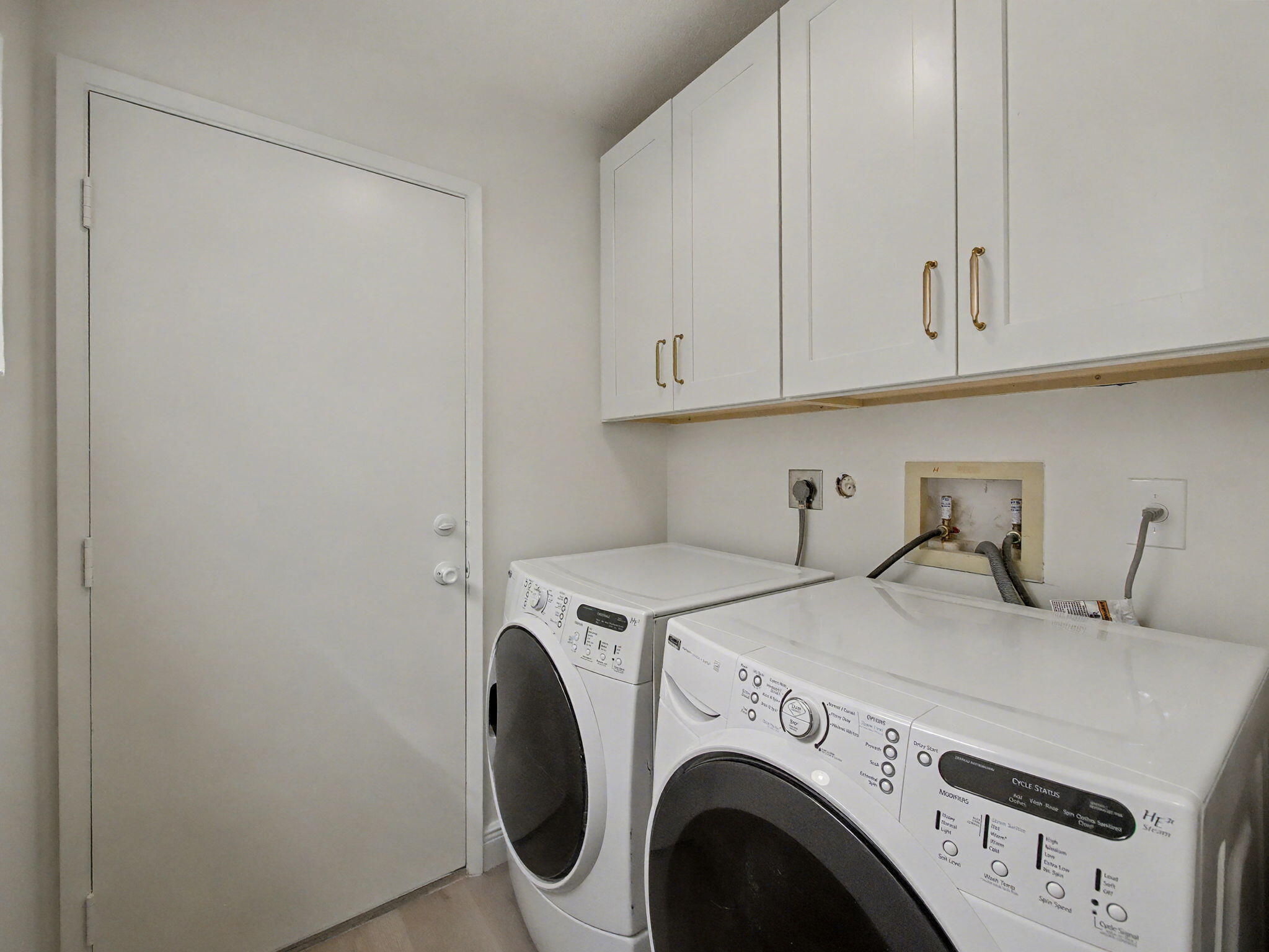 WHISPER WALK SEC C CONDO - Residential