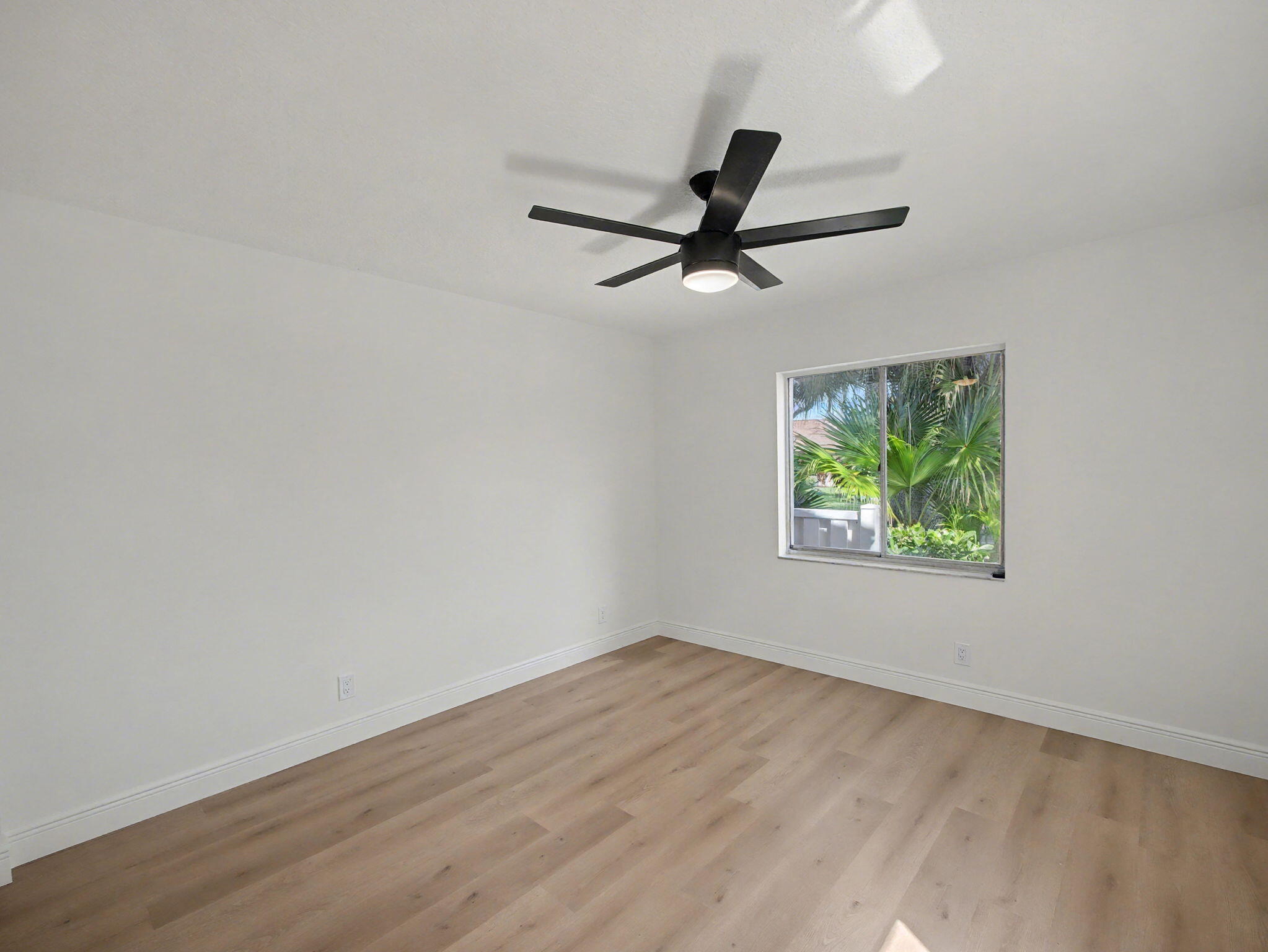 WHISPER WALK SEC C CONDO - Residential