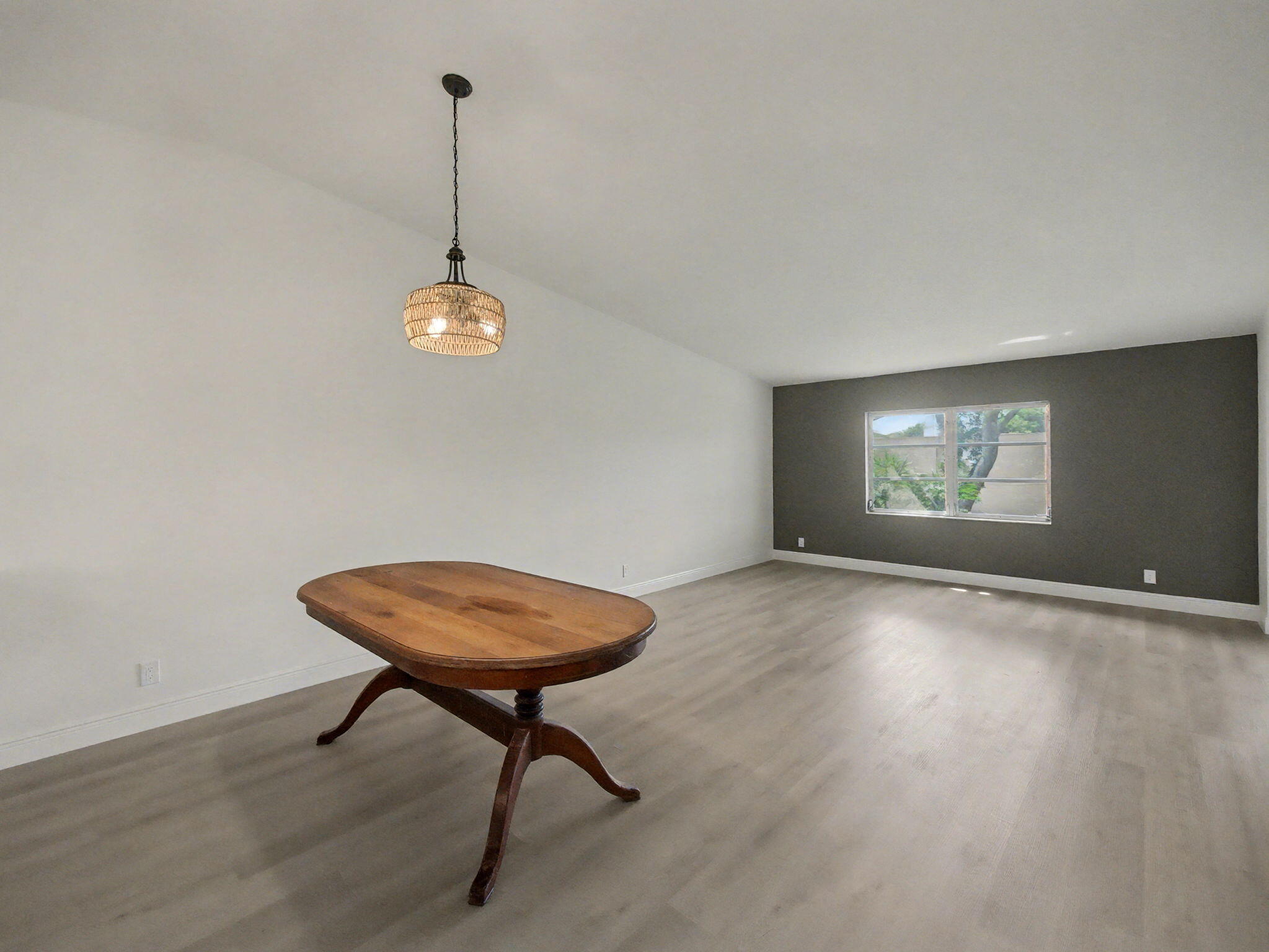 WHISPER WALK SEC C CONDO - Residential