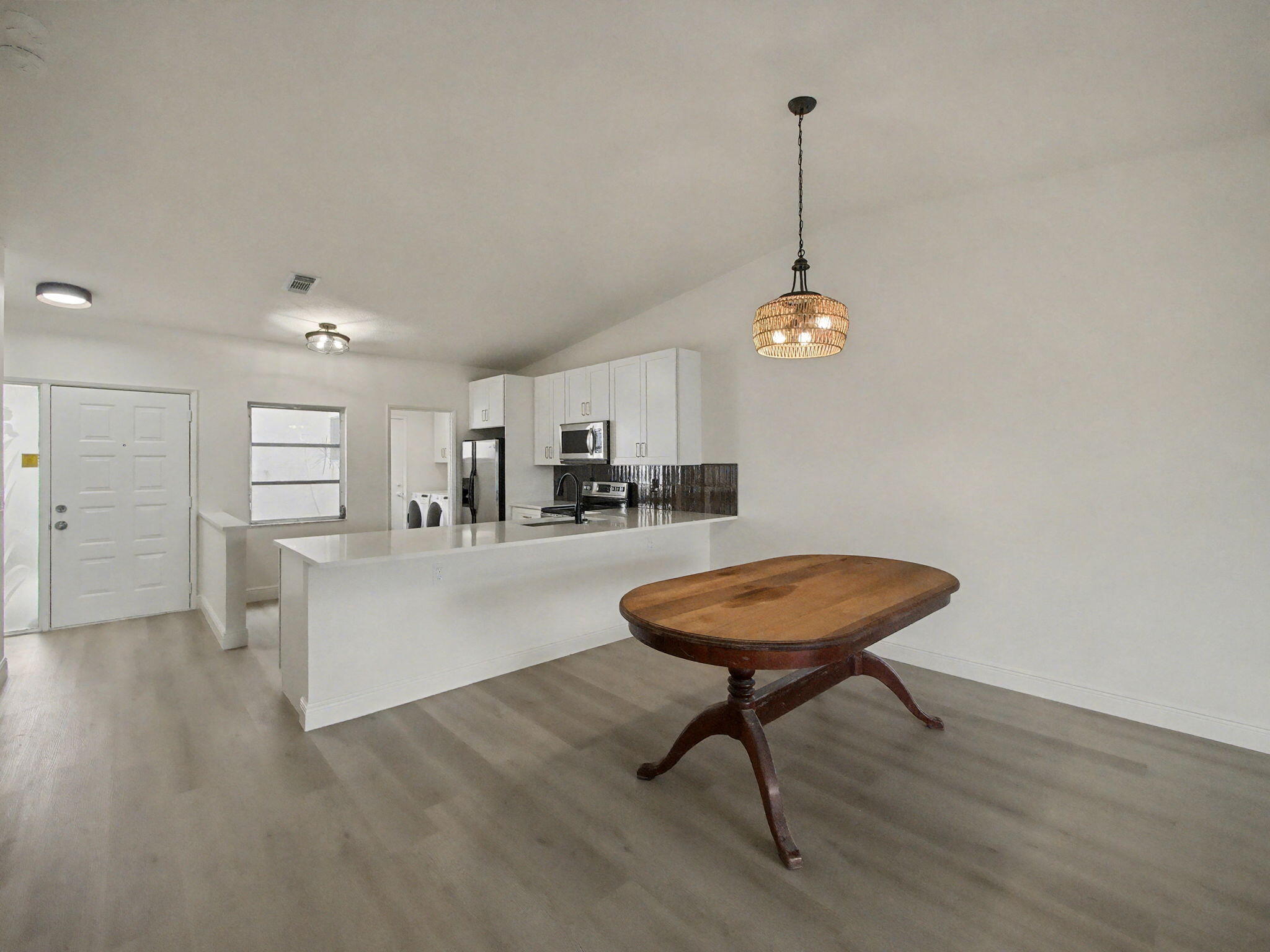 WHISPER WALK SEC C CONDO - Residential