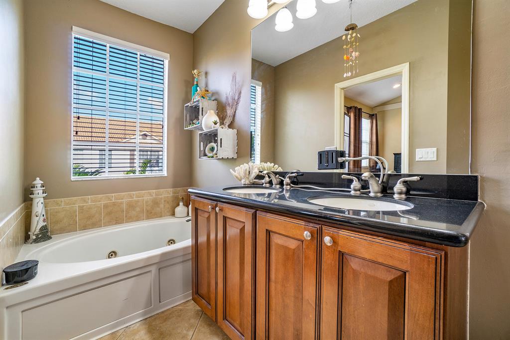 OCEAN CAY - Residential