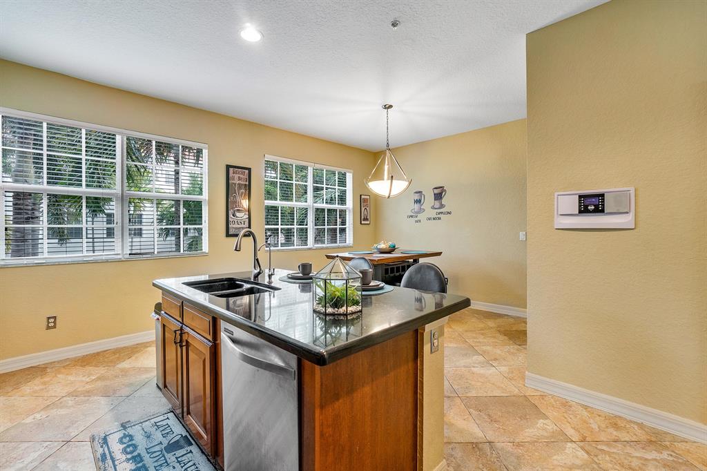 OCEAN CAY - Residential