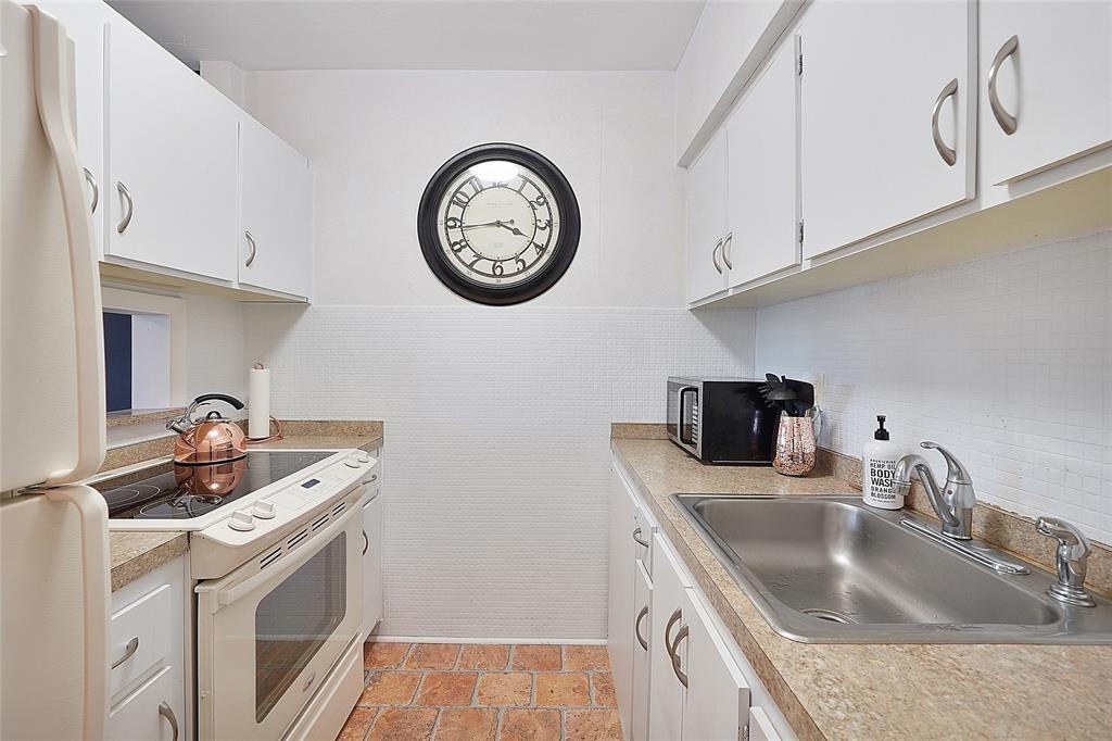 1000 SW 10th Ave 22