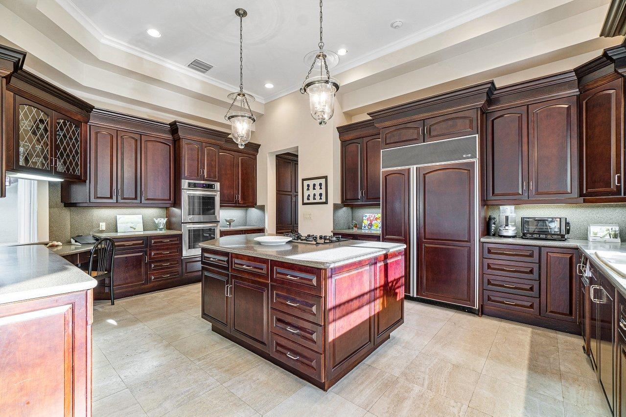 FRENCHMANS CREEK - Residential