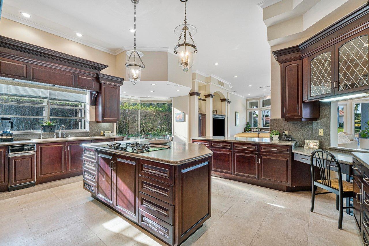 FRENCHMANS CREEK - Residential