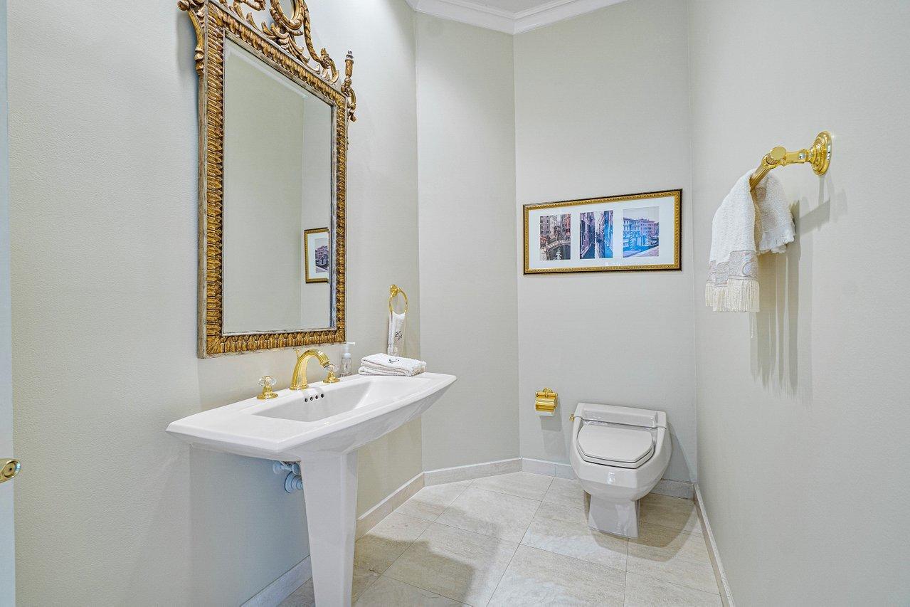 FRENCHMANS CREEK - Residential