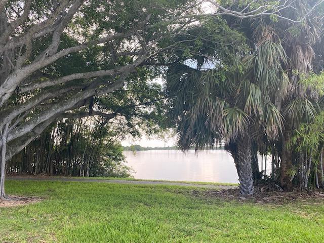 MURRY HILLS APT BLDG COND - Residential Lease