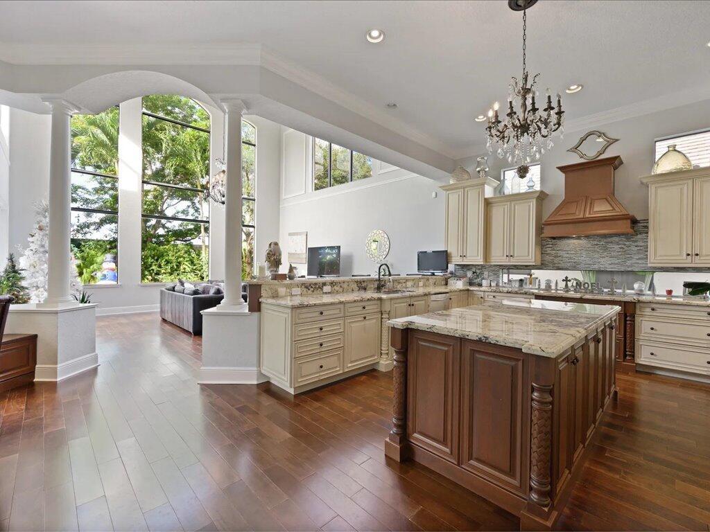 VERSAILLES - Residential