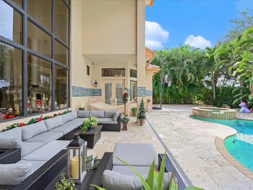 VERSAILLES - Residential