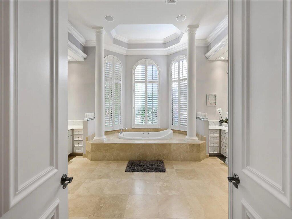 VERSAILLES - Residential