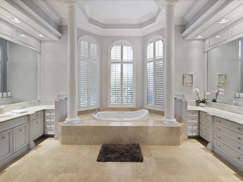 VERSAILLES - Residential