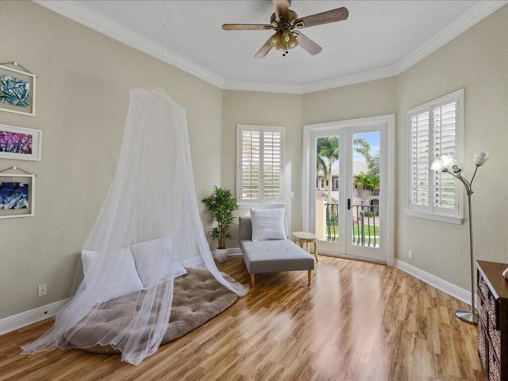 VERSAILLES - Residential