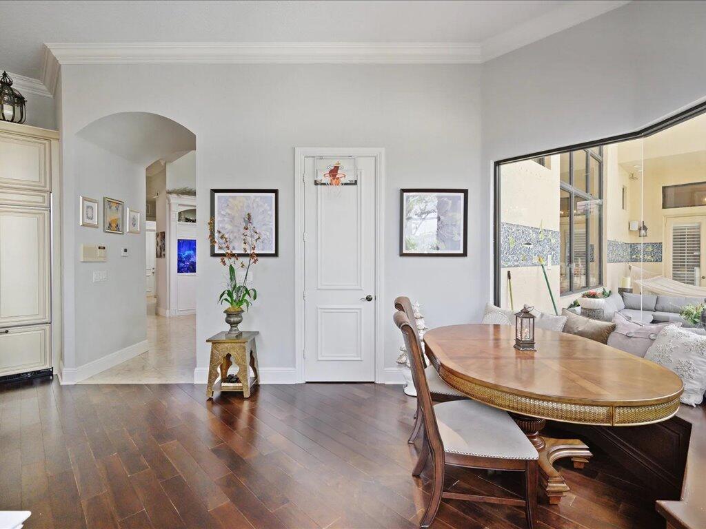 VERSAILLES - Residential