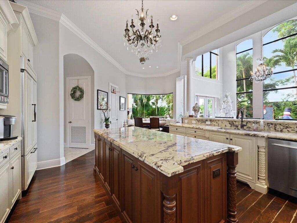 VERSAILLES - Residential