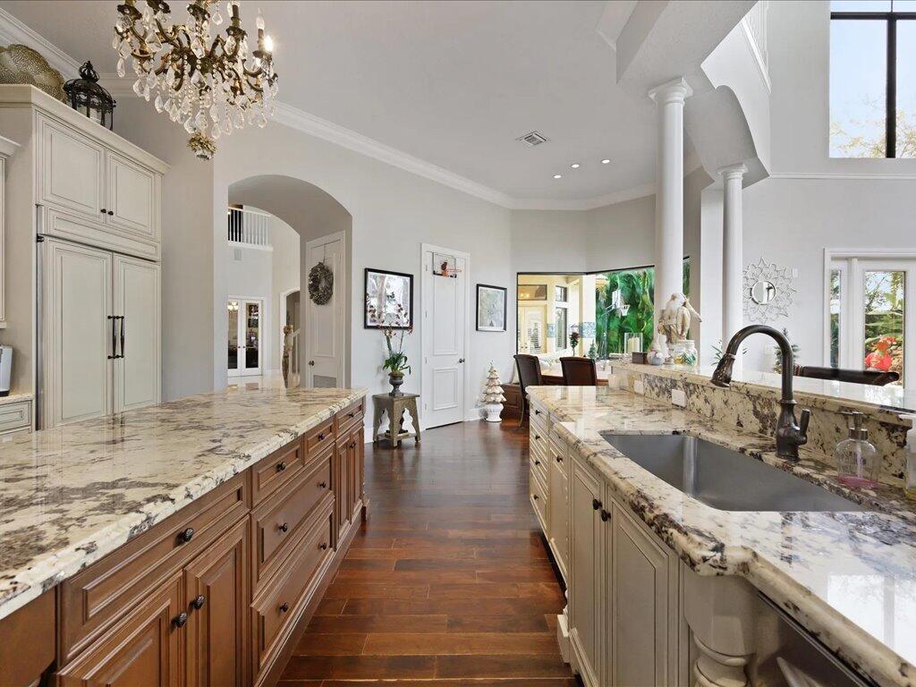 VERSAILLES - Residential